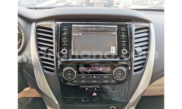 Ra Imported Mitsubishi Montero Brown Ọkọ̀ in Import - Dubai ni Ashanti Ra Imported Mitsubishi Montero Brown Ọkọ̀ in Import - Dubai ni Ashanti