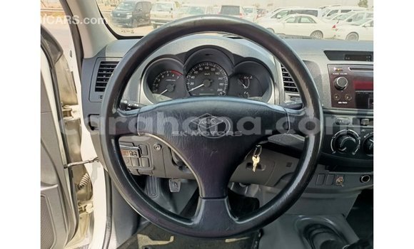 Ra Imported Toyota Hilux funfun Ọkọ̀ in Import - Dubai ni Ashanti Ra Imported Toyota Hilux funfun Ọkọ̀ in Import - Dubai ni Ashanti