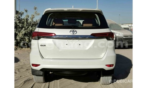 Sayi Imported Toyota Fortuner White Mota in Import - Dubai a Ashanti Sayi Imported Toyota Fortuner White Mota in Import - Dubai a Ashanti