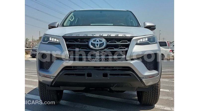 Big with watermark toyota fortuner ashanti import dubai 24019