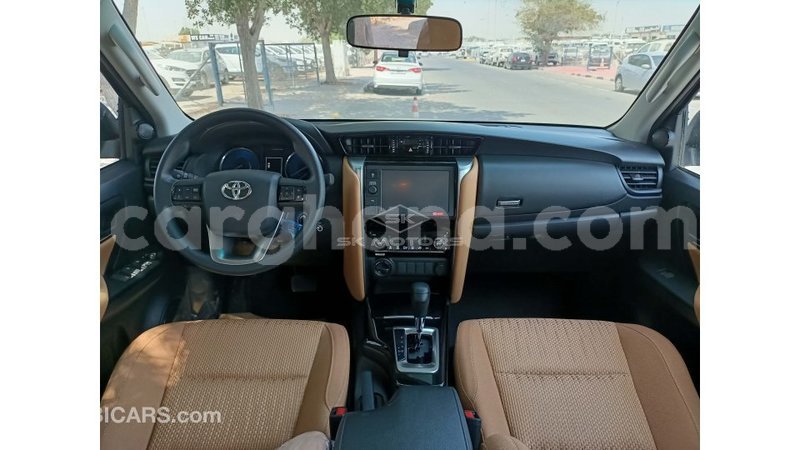 Big with watermark toyota fortuner ashanti import dubai 24019