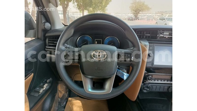 Big with watermark toyota fortuner ashanti import dubai 24019