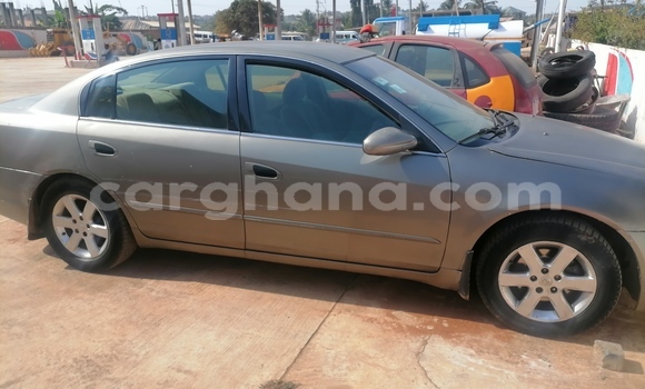 Ra Àlòkù Nissan Altima Brown Ọkọ̀ in Accra ni Greater Accra Ra Àlòkù Nissan Altima Brown Ọkọ̀ in Accra ni Greater Accra