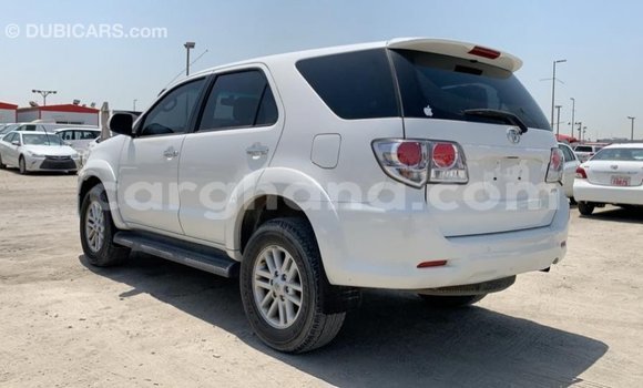 Buy Import Toyota Fortuner White Car in Import - Dubai in Ashanti Buy Import Toyota Fortuner White Car in Import - Dubai in Ashanti
