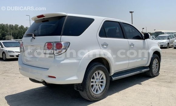 Buy Import Toyota Fortuner White Car in Import - Dubai in Ashanti Buy Import Toyota Fortuner White Car in Import - Dubai in Ashanti