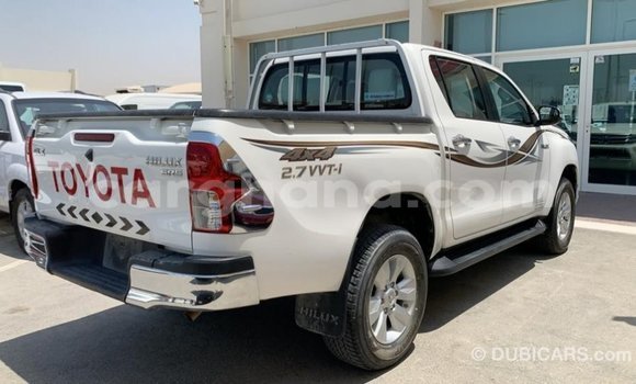 Ra Imported Toyota Hilux funfun Ọkọ̀ in Import - Dubai ni Ashanti Ra Imported Toyota Hilux funfun Ọkọ̀ in Import - Dubai ni Ashanti