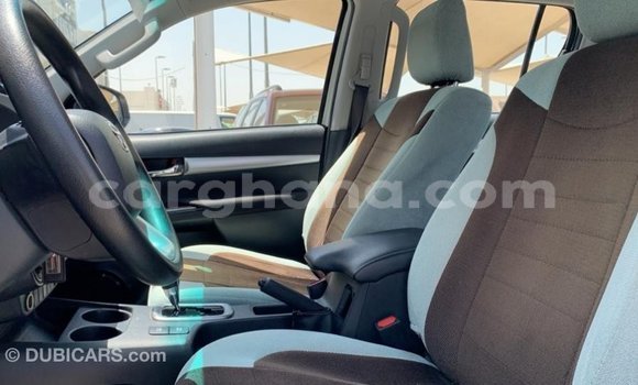 Ra Imported Toyota Hilux funfun Ọkọ̀ in Import - Dubai ni Ashanti Ra Imported Toyota Hilux funfun Ọkọ̀ in Import - Dubai ni Ashanti