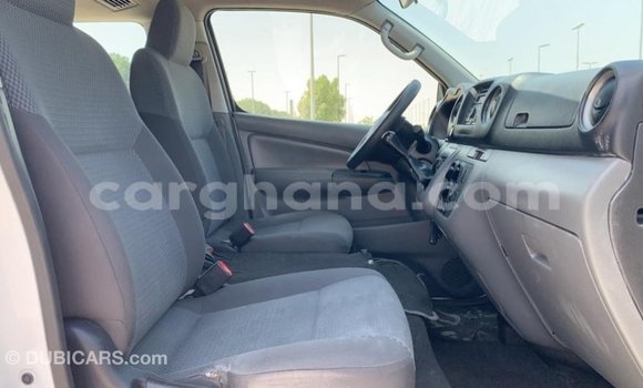 Buy Import Nissan Urvan White Car in Import - Dubai in Ashanti Buy Import Nissan Urvan White Car in Import - Dubai in Ashanti