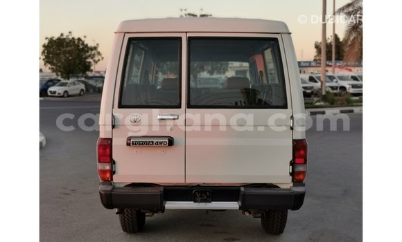 Buy Import Toyota Land Cruiser White Car in Import - Dubai in Ashanti Buy Import Toyota Land Cruiser White Car in Import - Dubai in Ashanti