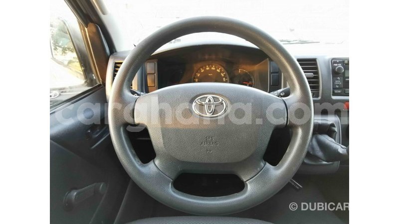 Big with watermark toyota hiace ashanti import dubai 24079