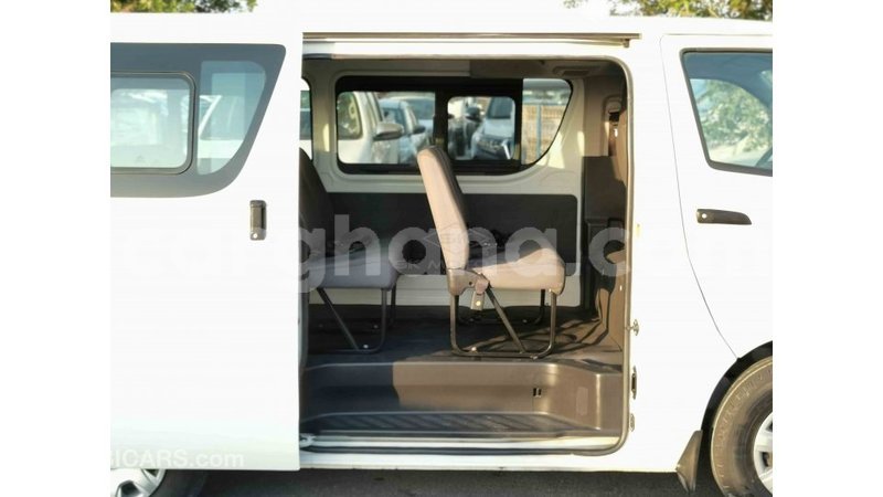 Big with watermark toyota hiace ashanti import dubai 24079