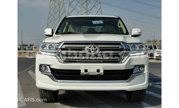 Ra Imported Toyota Land Cruiser funfun Ọkọ̀ in Import - Dubai ni Ashanti Ra Imported Toyota Land Cruiser funfun Ọkọ̀ in Import - Dubai ni Ashanti