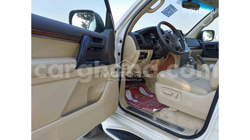 Big with watermark toyota land cruiser ashanti import dubai 24098