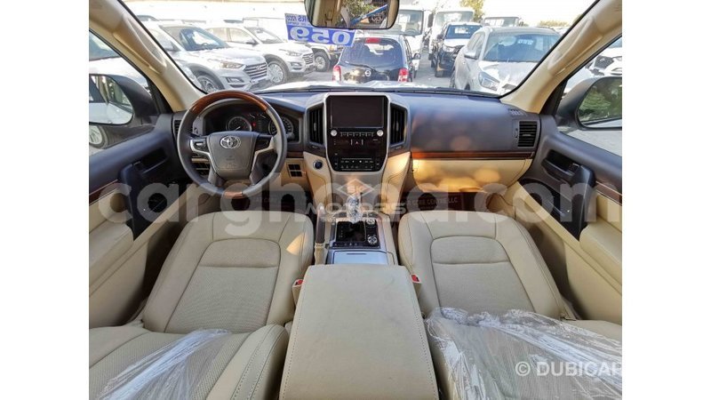 Big with watermark toyota land cruiser ashanti import dubai 24098