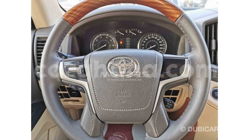 Big with watermark toyota land cruiser ashanti import dubai 24098