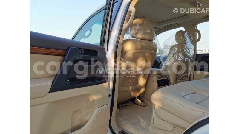 Big with watermark toyota land cruiser ashanti import dubai 24098