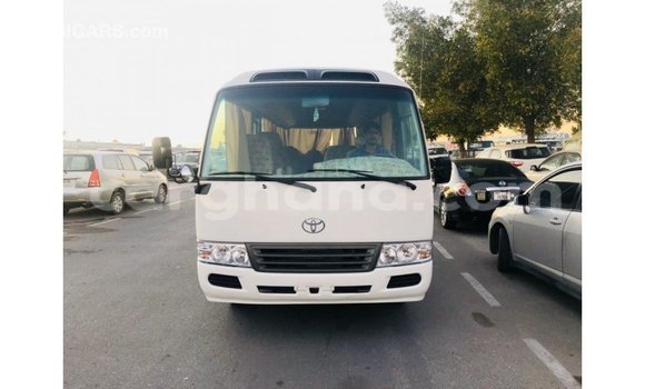 Ra Imported Toyota Coaster funfun Ọkọ̀ in Import - Dubai ni Ashanti Ra Imported Toyota Coaster funfun Ọkọ̀ in Import - Dubai ni Ashanti