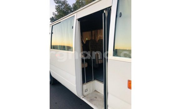 Ra Imported Toyota Coaster funfun Ọkọ̀ in Import - Dubai ni Ashanti Ra Imported Toyota Coaster funfun Ọkọ̀ in Import - Dubai ni Ashanti