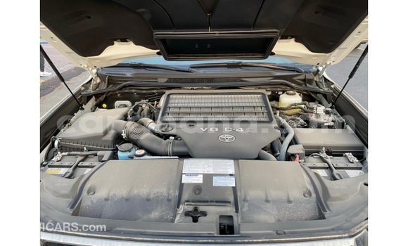 Ra Imported Toyota Land Cruiser funfun Ọkọ̀ in Import - Dubai ni Ashanti Ra Imported Toyota Land Cruiser funfun Ọkọ̀ in Import - Dubai ni Ashanti