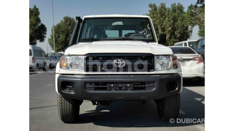 Big with watermark toyota land cruiser ashanti import dubai 24239