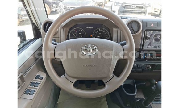 Sayi Imported Toyota Land Cruiser White Mota in Import - Dubai a Ashanti Sayi Imported Toyota Land Cruiser White Mota in Import - Dubai a Ashanti