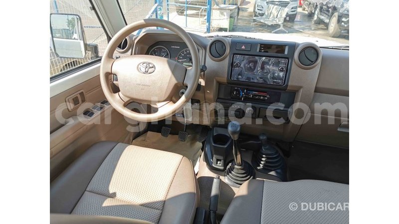 Big with watermark toyota land cruiser ashanti import dubai 24239