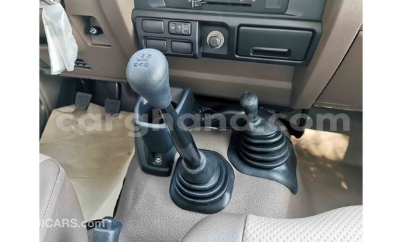 Sayi Imported Toyota Land Cruiser White Mota in Import - Dubai a Ashanti Sayi Imported Toyota Land Cruiser White Mota in Import - Dubai a Ashanti