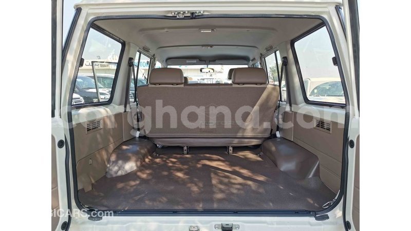 Big with watermark toyota land cruiser ashanti import dubai 24239