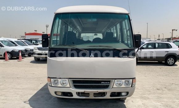 Ra Imported Mitsubishi Carisma funfun Ọkọ̀ in Import - Dubai ni Ashanti Ra Imported Mitsubishi Carisma funfun Ọkọ̀ in Import - Dubai ni Ashanti