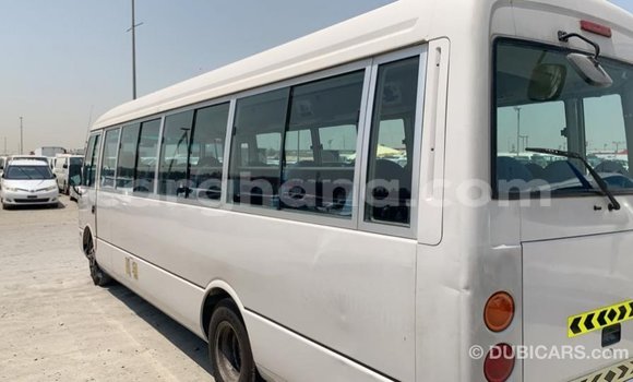 Ra Imported Mitsubishi Carisma funfun Ọkọ̀ in Import - Dubai ni Ashanti Ra Imported Mitsubishi Carisma funfun Ọkọ̀ in Import - Dubai ni Ashanti