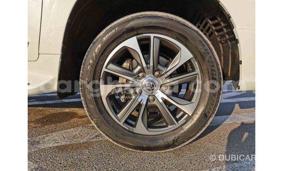 Buy Import Toyota Land Cruiser White Car in Import - Dubai in Ashanti Buy Import Toyota Land Cruiser White Car in Import - Dubai in Ashanti