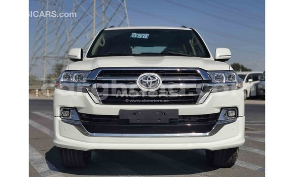Ra Imported Toyota Land Cruiser funfun Ọkọ̀ in Import - Dubai ni Ashanti Ra Imported Toyota Land Cruiser funfun Ọkọ̀ in Import - Dubai ni Ashanti