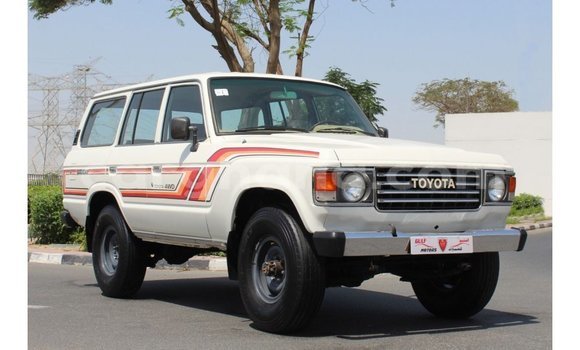 Ra Imported Toyota Land Cruiser funfun Ọkọ̀ in Import - Dubai ni Ashanti Ra Imported Toyota Land Cruiser funfun Ọkọ̀ in Import - Dubai ni Ashanti