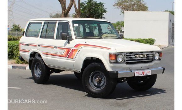 Ra Imported Toyota Land Cruiser funfun Ọkọ̀ in Import - Dubai ni Ashanti Ra Imported Toyota Land Cruiser funfun Ọkọ̀ in Import - Dubai ni Ashanti