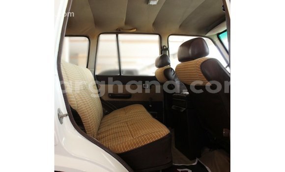 Ra Imported Toyota Land Cruiser funfun Ọkọ̀ in Import - Dubai ni Ashanti Ra Imported Toyota Land Cruiser funfun Ọkọ̀ in Import - Dubai ni Ashanti