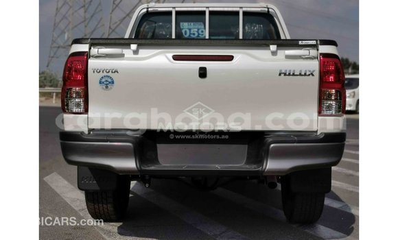 Buy Import Toyota Hilux White Car in Import - Dubai in Ashanti Buy Import Toyota Hilux White Car in Import - Dubai in Ashanti