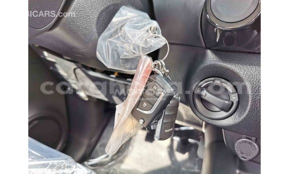 Buy Import Toyota Hilux White Car in Import - Dubai in Ashanti Buy Import Toyota Hilux White Car in Import - Dubai in Ashanti