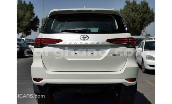 Buy Import Toyota Fortuner White Car in Import - Dubai in Ashanti Buy Import Toyota Fortuner White Car in Import - Dubai in Ashanti