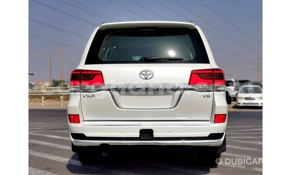 Buy Import Toyota Land Cruiser White Car in Import - Dubai in Ashanti Buy Import Toyota Land Cruiser White Car in Import - Dubai in Ashanti
