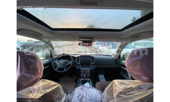 Ra Imported Toyota Land Cruiser funfun Ọkọ̀ in Import - Dubai ni Ashanti Ra Imported Toyota Land Cruiser funfun Ọkọ̀ in Import - Dubai ni Ashanti