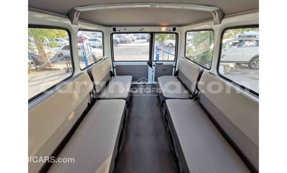 Ra Imported Toyota Land Cruiser funfun Ọkọ̀ in Import - Dubai ni Ashanti Ra Imported Toyota Land Cruiser funfun Ọkọ̀ in Import - Dubai ni Ashanti