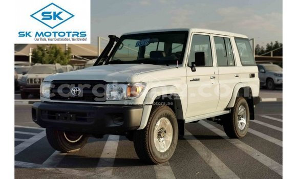Sayi Imported Toyota Land Cruiser White Mota in Import - Dubai a Ashanti Sayi Imported Toyota Land Cruiser White Mota in Import - Dubai a Ashanti