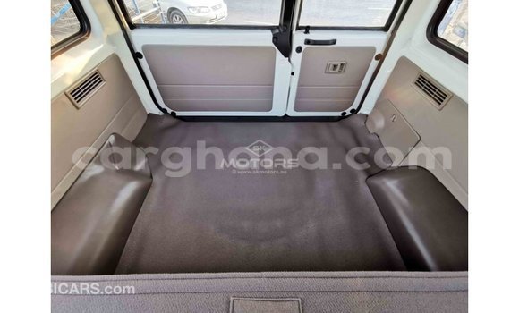 Sayi Imported Toyota Land Cruiser White Mota in Import - Dubai a Ashanti Sayi Imported Toyota Land Cruiser White Mota in Import - Dubai a Ashanti
