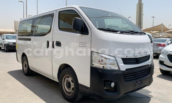 Ra Imported Mitsubishi Fuso funfun Ọkọ̀ akẹ́rù ńlá in Import - Dubai ni Ashanti Ra Imported Mitsubishi Fuso funfun Ọkọ̀ akẹ́rù ńlá in Import - Dubai ni Ashanti