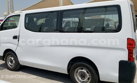 Ra Imported Mitsubishi Fuso funfun Ọkọ̀ akẹ́rù ńlá in Import - Dubai ni Ashanti Ra Imported Mitsubishi Fuso funfun Ọkọ̀ akẹ́rù ńlá in Import - Dubai ni Ashanti