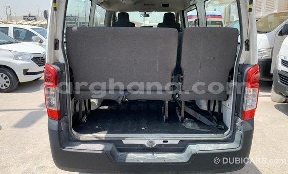 Ra Imported Mitsubishi Fuso funfun Ọkọ̀ akẹ́rù ńlá in Import - Dubai ni Ashanti Ra Imported Mitsubishi Fuso funfun Ọkọ̀ akẹ́rù ńlá in Import - Dubai ni Ashanti