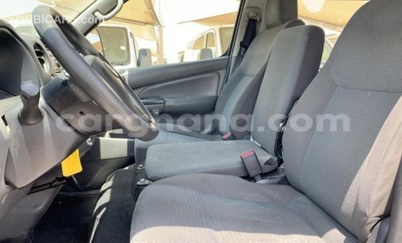 Ra Imported Mitsubishi Fuso funfun Ọkọ̀ akẹ́rù ńlá in Import - Dubai ni Ashanti Ra Imported Mitsubishi Fuso funfun Ọkọ̀ akẹ́rù ńlá in Import - Dubai ni Ashanti