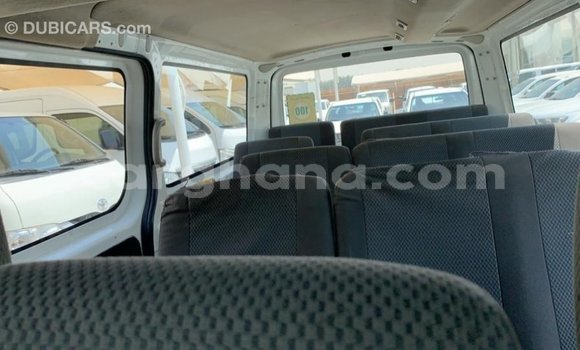 Ra Imported Mitsubishi Fuso funfun Ọkọ̀ akẹ́rù ńlá in Import - Dubai ni Ashanti Ra Imported Mitsubishi Fuso funfun Ọkọ̀ akẹ́rù ńlá in Import - Dubai ni Ashanti