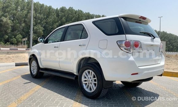 Ra Imported Toyota Fortuner funfun Ọkọ̀ in Import - Dubai ni Ashanti Ra Imported Toyota Fortuner funfun Ọkọ̀ in Import - Dubai ni Ashanti