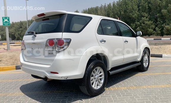 Ra Imported Toyota Fortuner funfun Ọkọ̀ in Import - Dubai ni Ashanti Ra Imported Toyota Fortuner funfun Ọkọ̀ in Import - Dubai ni Ashanti